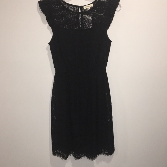 Monteau Dresses & Skirts - MONTEAU Cap Sleeve Lined Black Lace Dress Size S